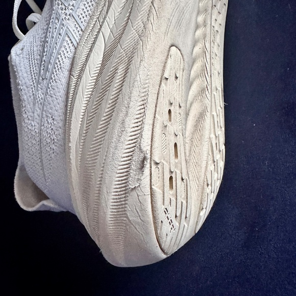 ASICS GEL-Nimbus 26 - Picture 4 of 10